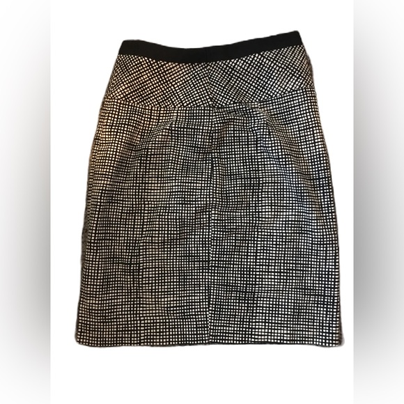 Express DesignStudio Size 00 Knee Length Skirt - Picture 2 of 3